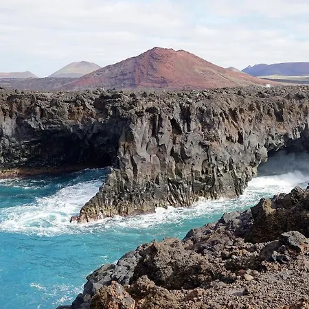 Aguazul - A Pie De Piscina Y Vistas Al Mar Apartamento Puerto del Carmen (Lanzarote)