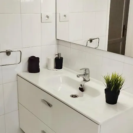 Apartmán Aguazul - A Pie De Piscina Y Vistas Al Mar Puerto del Carmen (Lanzarote)