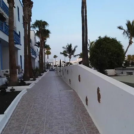 Aguazul - A Pie De Piscina Y Vistas Al Mar דירה